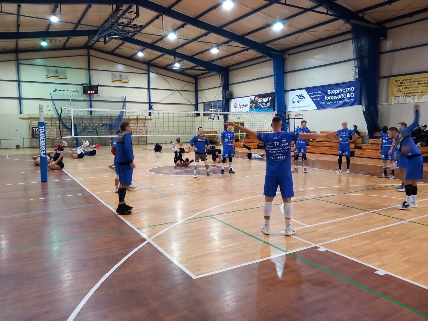 Przegrana siatkarzy METPRIM Volley Radomsko na początek sezonu w III lidze. ZDJĘCIA