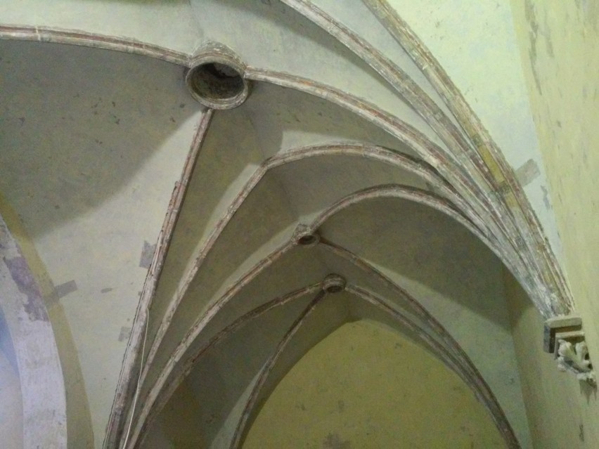 Lipiny: stara zakrystia i kaplica w kościele pw. św. Augustyna odzyska blask. Rozpoczął się remont