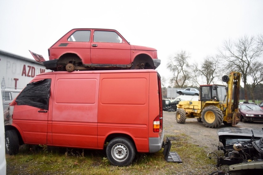 Odwiedziliśmy stację demontażu pojazdów w Dąbiu. Przez lata...