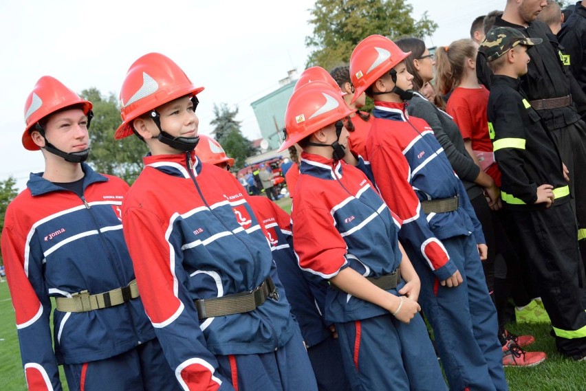 Powiatowe zawody sportowo - pożarnicze w Sierakowie
