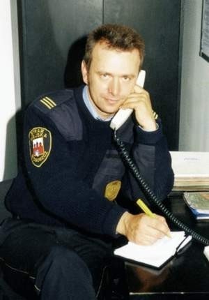 Starszy strażnik Wojciech Sobociński, lat 28. W Straży Miejskiej od 1996 roku. Numer służbowy - 227.