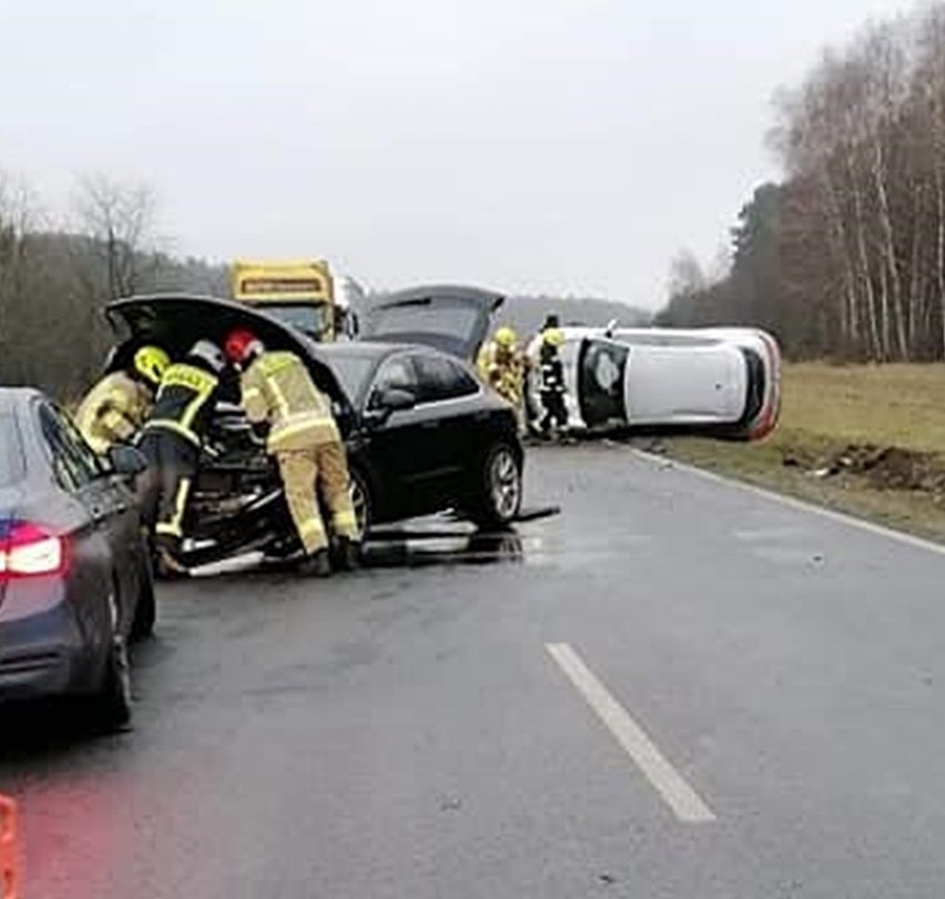 Wypadek na chociwelce. Porsche zderzyło się z renaultem 