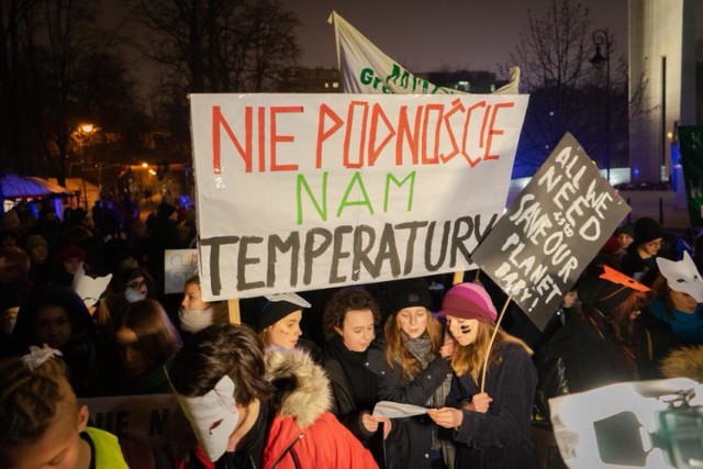 Zapadła decyzja. Młodzież jutro nie idzie do szkoły. O godzinie 12 pod Pomnikiem Mikołaja Kopernika będą strajkować. Czemu się sprzeciwiają?

Czytaj dalej na kolejnych stronach >>>>