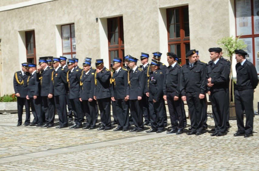 Odznaczenia i awanse dla strażaków z PSP w Głogowie