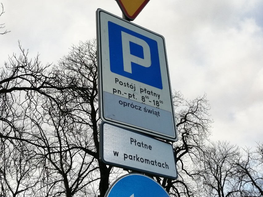Parking w Rawiczu. Od dziś dwie strefy parkowania i wyższe opłaty za postój. Znowelizowano system parkowania w mieście