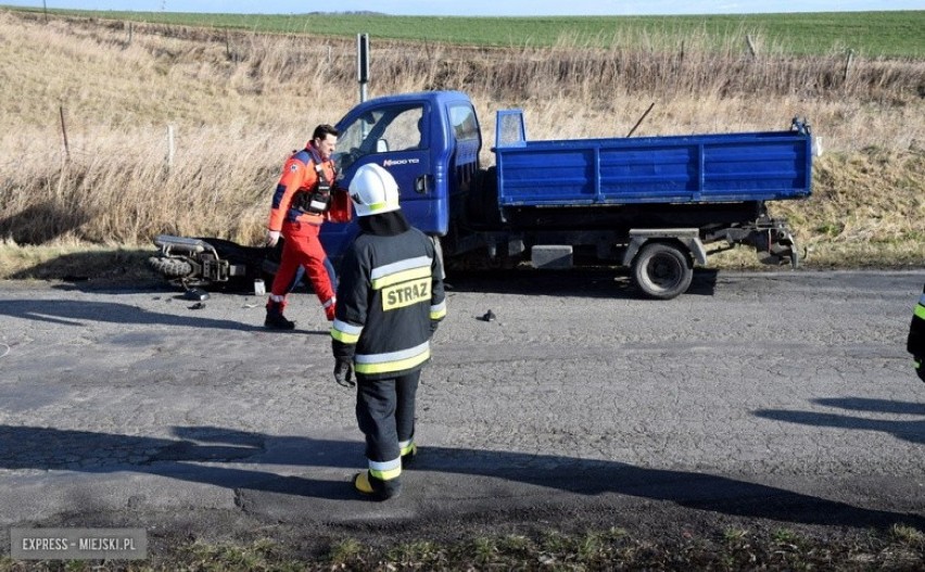 37-letni mężczyzna skuterem wjechał w dostawczaka [ZDJĘCIA]