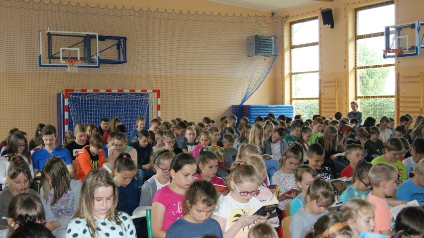 Ponad trzystu uczniów czytało książki