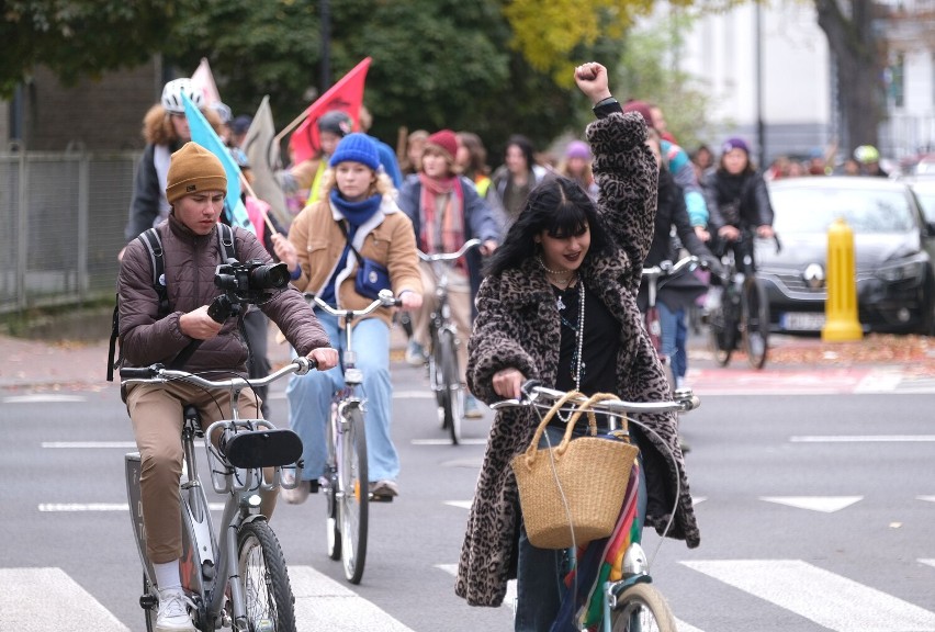 VELOciraptory, czyli wielki przejazd rowerowy przez Warszawę w obronie klimatu