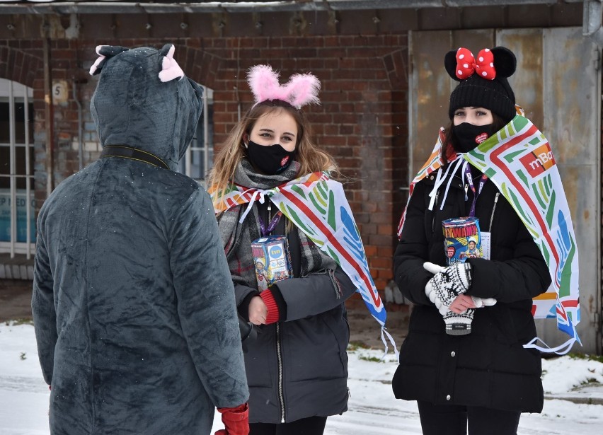 WOŚP 2021 w Malborku. Tak wolontariusze kwestowali na ulicach miasta podczas 29 finału