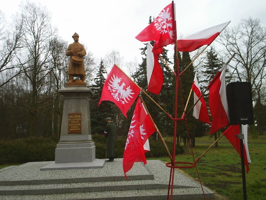 Śrem: obchody 94 rocznicy wybuchu Powstania Wielkopolskiego [ZDJĘCIA]