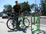 Miś, krasnal i Mock - we Wrocławiu stanęło sto nowych stojaków na rowery