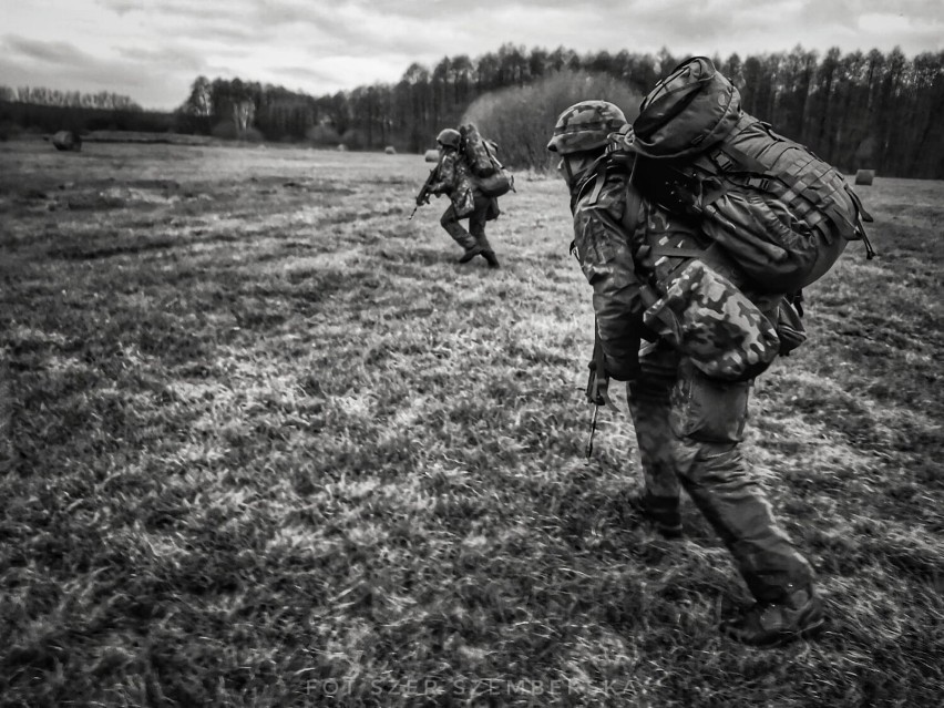 Żołnierze 12 Wielkopolskiej Brygady Obrony Terytorialnej mają za sobą egzamin z „pętli taktycznej”. Czas na uroczystą przysięgę!