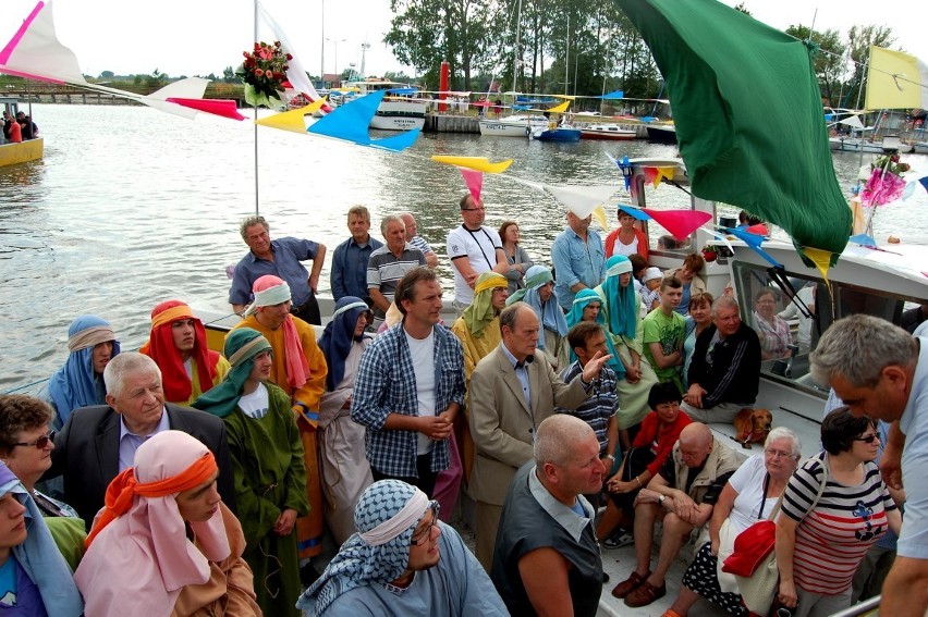 Dni Rybaka 2013 w Kątach Rybackich. Święcenie łodzi rybackich, przemarsz i rybacki festyn [ZDJĘCIA]