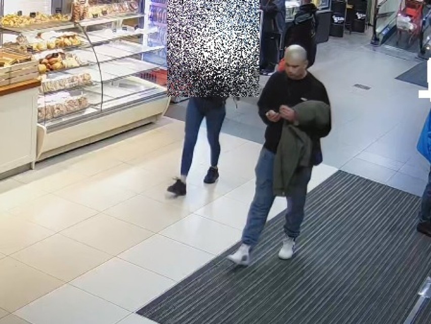 Sprawca kradzieży w największej galerii handlowej w Tarnowie poszukiwany przez policję. Jego łupem padła odzież warta ponad tysiąc złotych