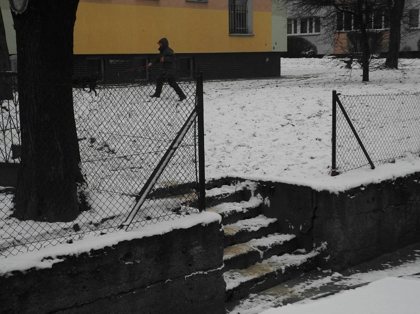 Ul. Słowackiego. Trzeba usunąć te schody