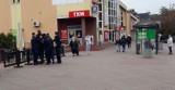Akcja policji w centrum Stargardu. 26-latek z białym proszkiem. ZDJĘCIA i  FILMIK z zatrzymania