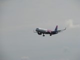 Airbus A321 wylądował w Pyrzowicach. To największy samolot linii Wizz Air [WIDEO, ZDJĘCIA]