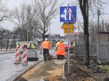 Na ul. Legionów w Oświęcimiu na drodze 44 są utrudnienia. Powstają dojazdy do przyszłego centrum handlowego [ZDJĘCIA]