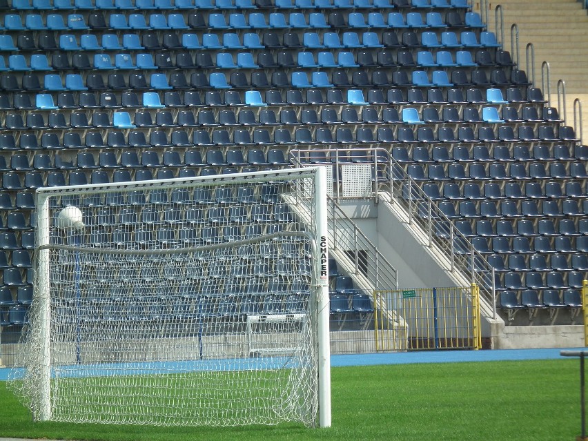 Na stadionie "Zawiszy" ani jednego pracownika, a zadań do...