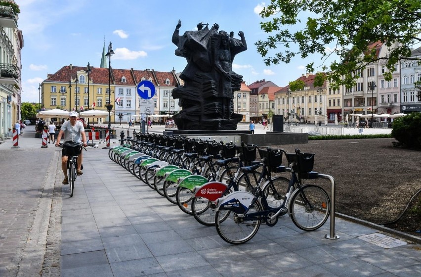 Pomnik Walki i Męczeństwa na rynku został, ale przesunięto...