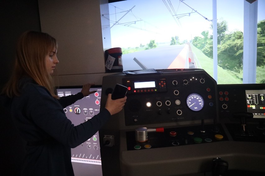 Państwowa Wyższa Szkoła Zawodowa w Legnicy ma symulator jazdy pociągiem