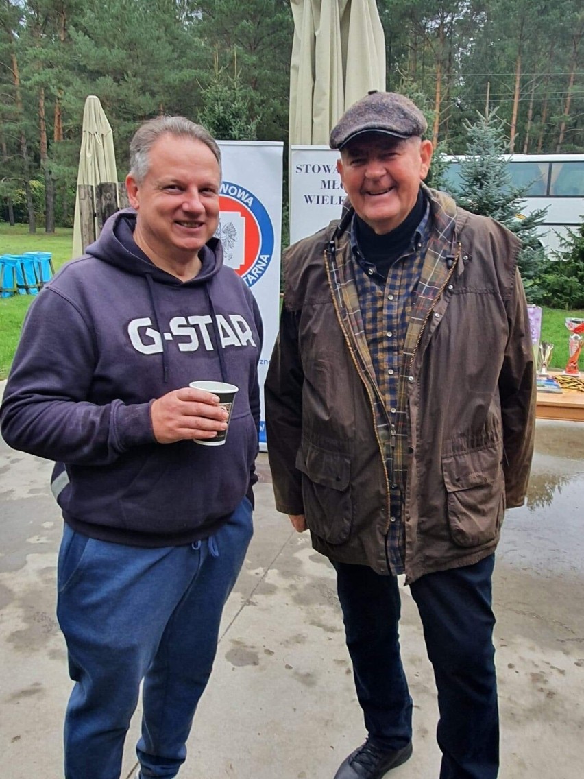 Wielkie grzybobranie z parlamentarzystą i społecznikami. Zbierali grzyby w Gołąbkach!