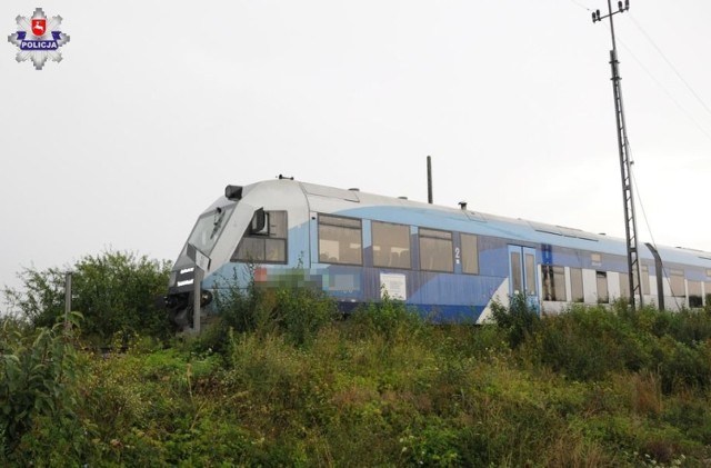 Rejowiec Fabryczny. Wypadek na torach kolejowych. 37-latek trafił do szpitala