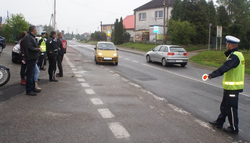 Grupa Motocyklowa Mroczne Duchy wraz z policją zachęcali do...