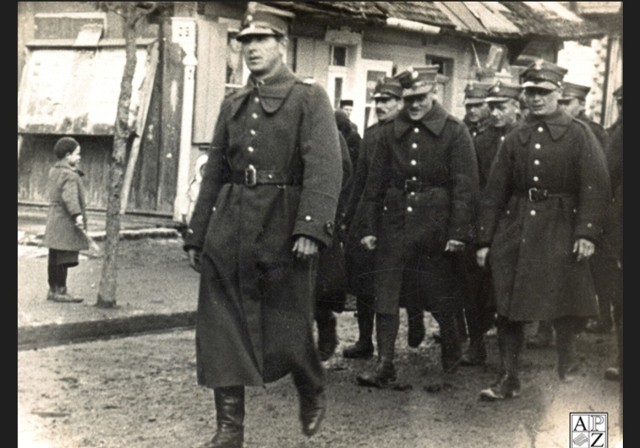 9 Pułk Piechoty Leg. w Zamościu - defilada w Tomaszowie, 1939 r.