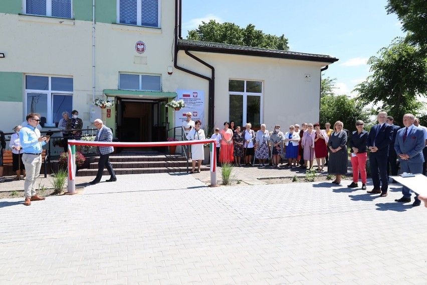 Seniorzy mają się gdzie spotykać. Otwarto Dzienny Dom Seniora +Słowikowo w Teresinie. Zobacz zdjęcia