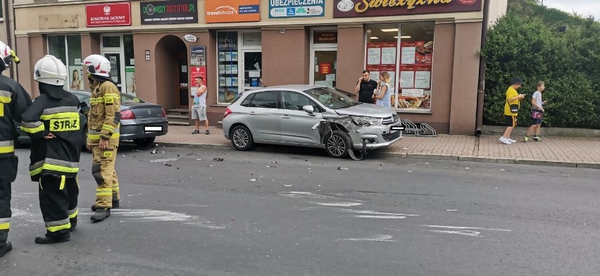 Wypadek na Krakowskim Przedmieściu w Wieluniu. Kierowca miał ponad 2,6 promila