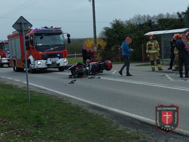 Do wypadku rowerzysty z motocyklistą doszło na drodze gminnej w miejscowości Mokrzyska