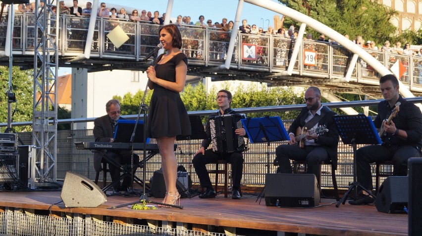 Rzeka Muzyki 2016. Piosenki Edith Piaf rozbrzmiały nad Brdą [zdjęcia, wideo] 