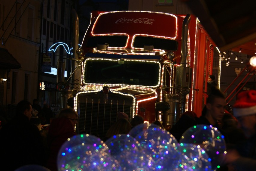 Świąteczna ciężarówka na Rynku w Rybniku ZDJĘCIA
