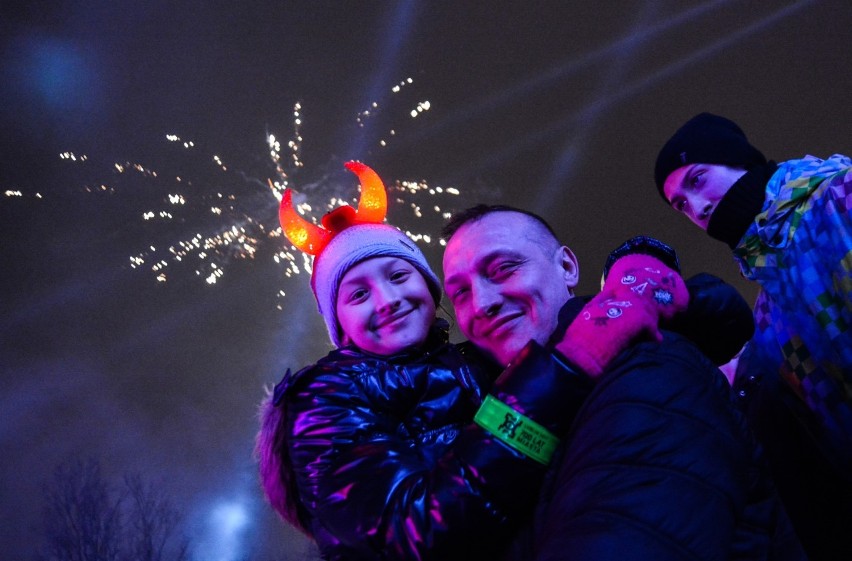 Sylwester miejski w Lublinie. Najwięcej osób witało Nowy Rok na koncercie pod CSK (WIDEO, ZDJĘCIA)