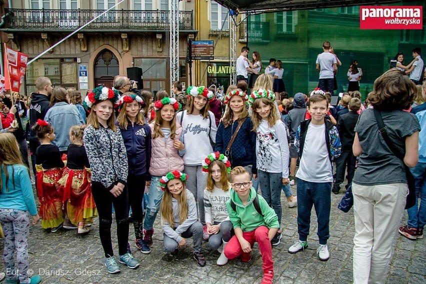 Wałbrzych: Piknik młodzieży szkolnej z okazji Dnia Europy [ZDJĘCIA I FILM]