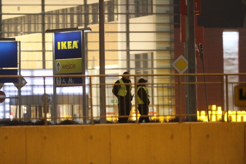 Wielka ewakuacja Portu Łódź. Alarm bombowy w IKEA (ZDJĘCIA)