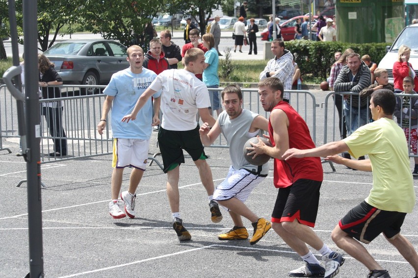 Turniej Streetball Jaworzno 2011 został rozstrzygnięty, znamy zycięzców [ZDJĘCIA]