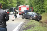 Wypadek na Rekowskiej Górce. BMW z powiatu lęborskiego w rowie | ZDJĘCIA, WIDEO