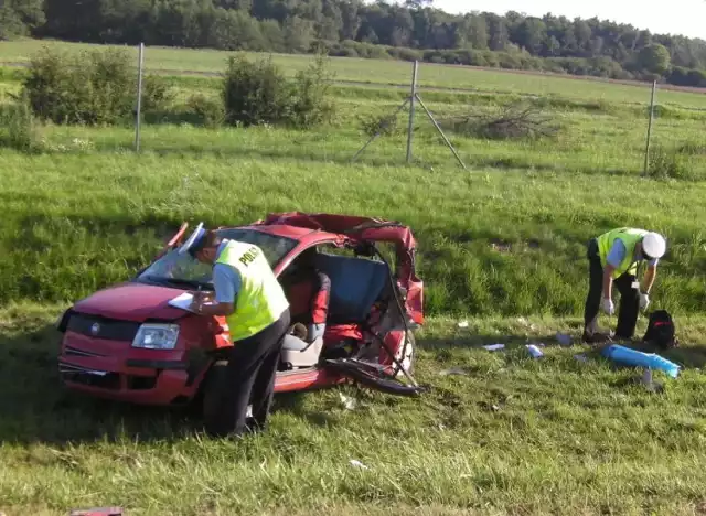 Dwie osoby jadące do Kostrzyna nad Odrą na Przystanek Woodstock ...