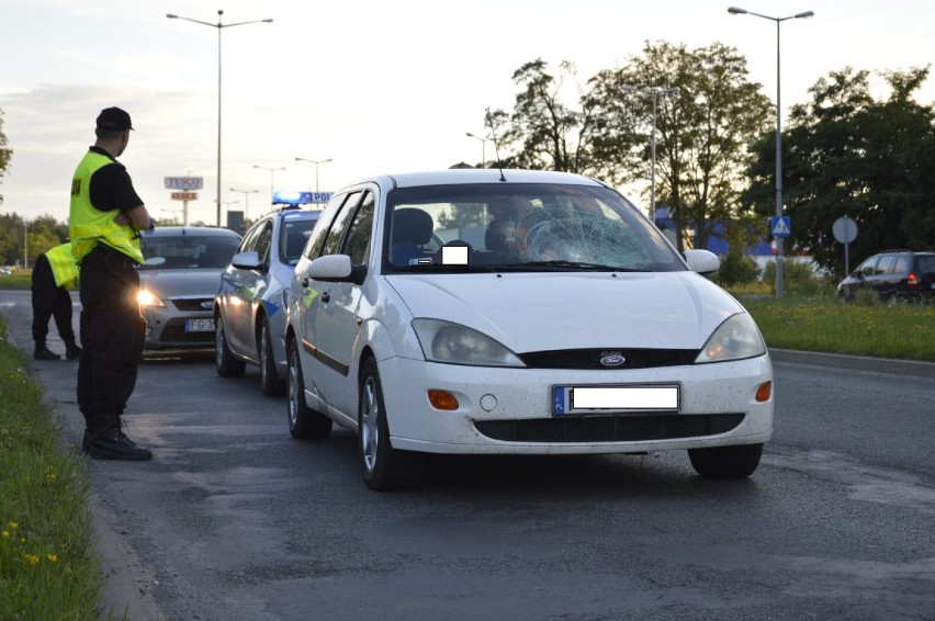 Kierowca forda focusa, który podczas ucieczki potrącił...