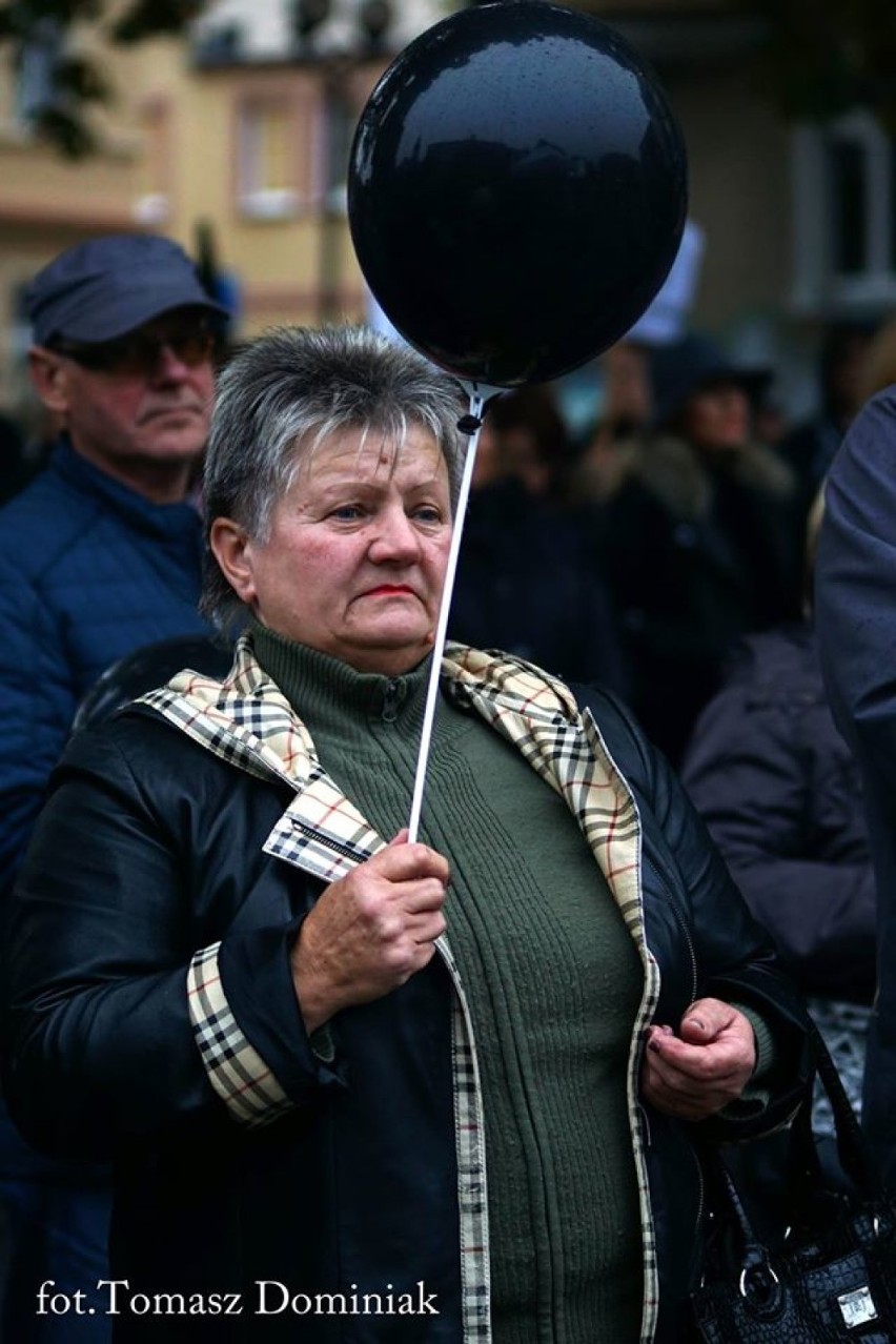 Czarny Protest w Zielonej Górze [ZDJĘCIA, WIDEO]