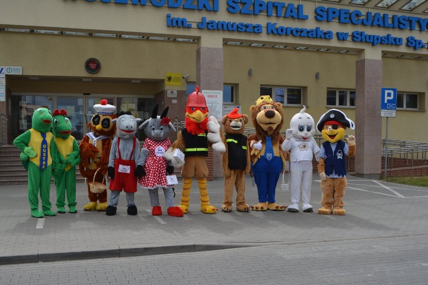 Wieruszowskie maskotki na ogólnopolskim zjeździe w Rowach. Towarzyszyli im mali strażacy ZDJĘCIA
