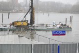 Trwa budowa mostu na Pragę. Rozpoczęły się prace na Wiśle 