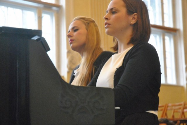 Koncert fortepianowy w liceum w Kościanie