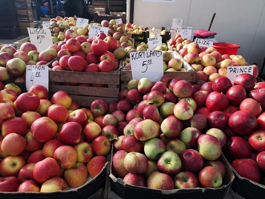 Ceny jabłek na rynku hurtowym Bronisze 29.11.2021, wybrane...