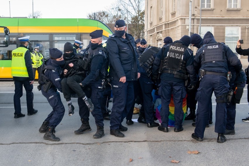 Aktywiści z poznańskiej grupy Extinction Rebellion...