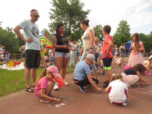 W sobotę, 11 czerwca w Osieczku zorganizowano Dzień Dziecka połączony z Dniem Strażaka