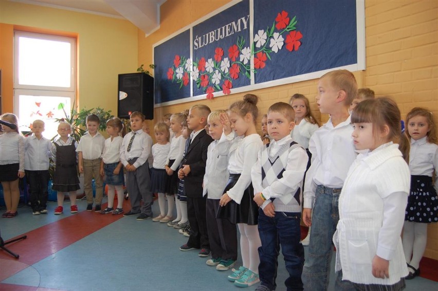 Ślubowanie w szkole w Łapalicach - pasowano pierwszoklasistów i przedszkolaków