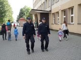 Pedofil w Mysłowicach: Policja patroluje okolice szkół, każdy chce pomóc w schwytaniu złoczyńca